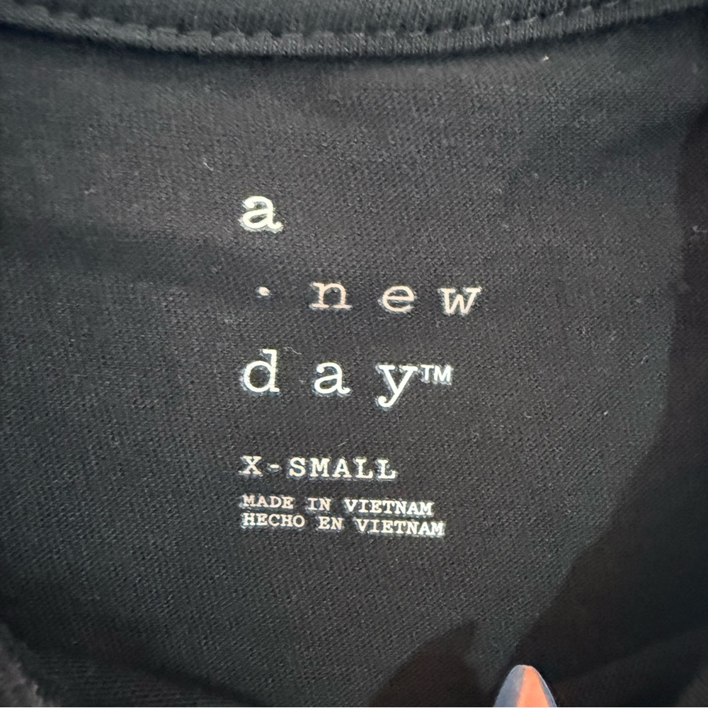 A New Day  Women’s XS Black Tee NWT - Picture 3 of 4